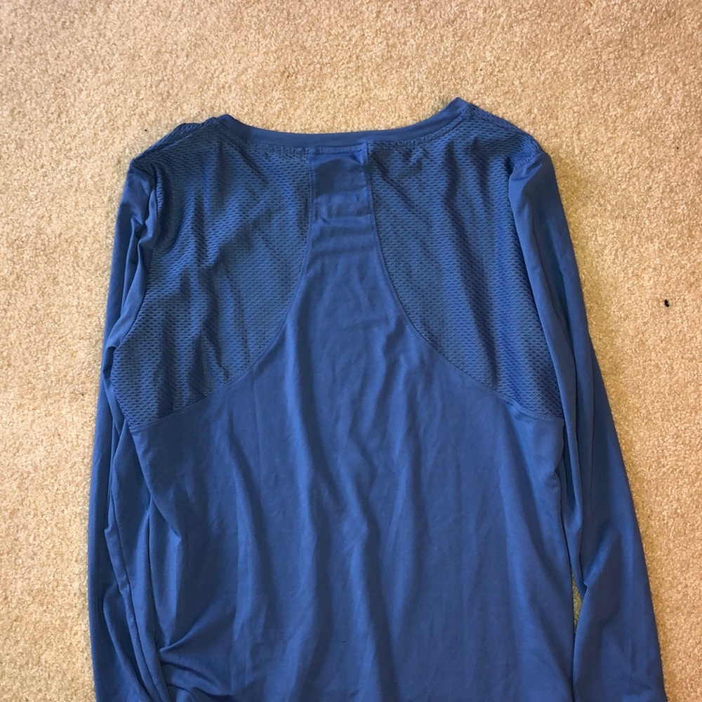 athletic top - Picture 2 of 2